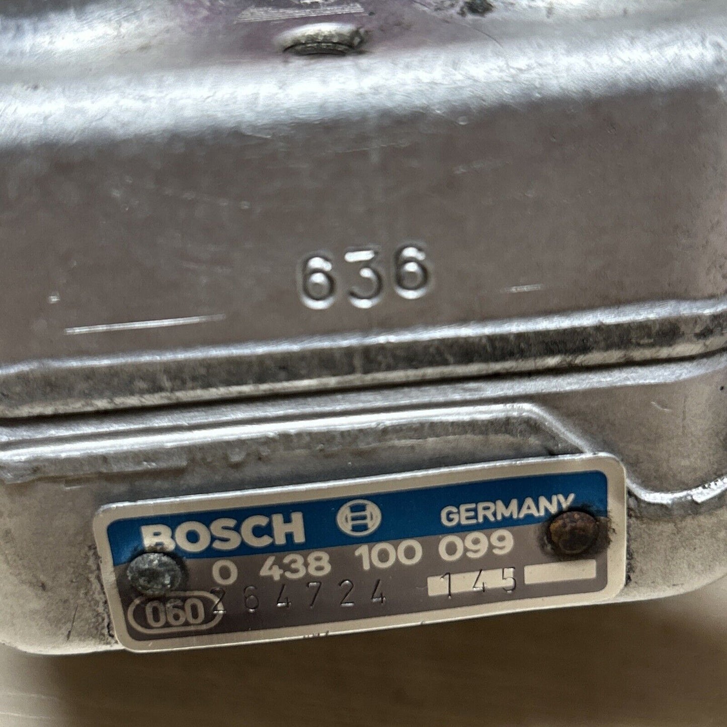 Bosch Fuel Distributor P/N 002021170 - Bosch # 0438100099